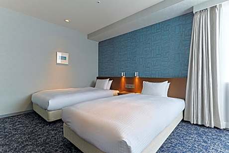 Premium Twin Room (2 Adults) - Non-Smoking