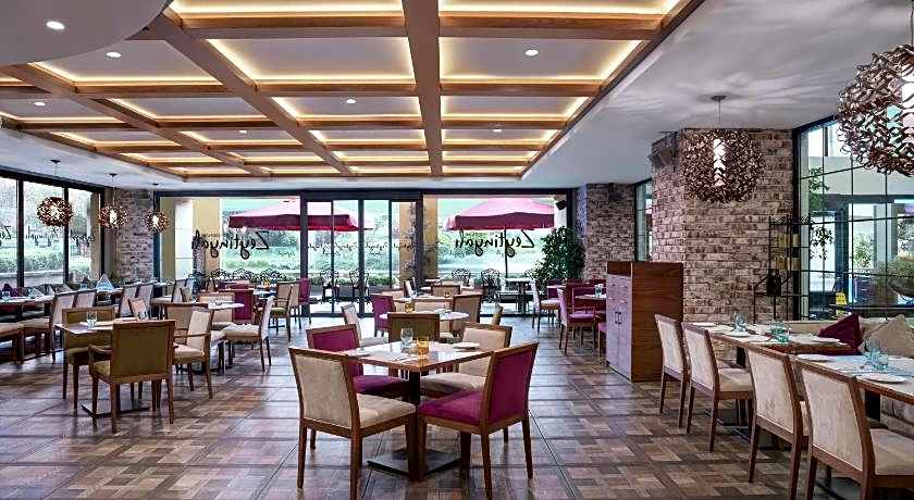 DoubleTree by Hilton Istanbul Gayrettepe