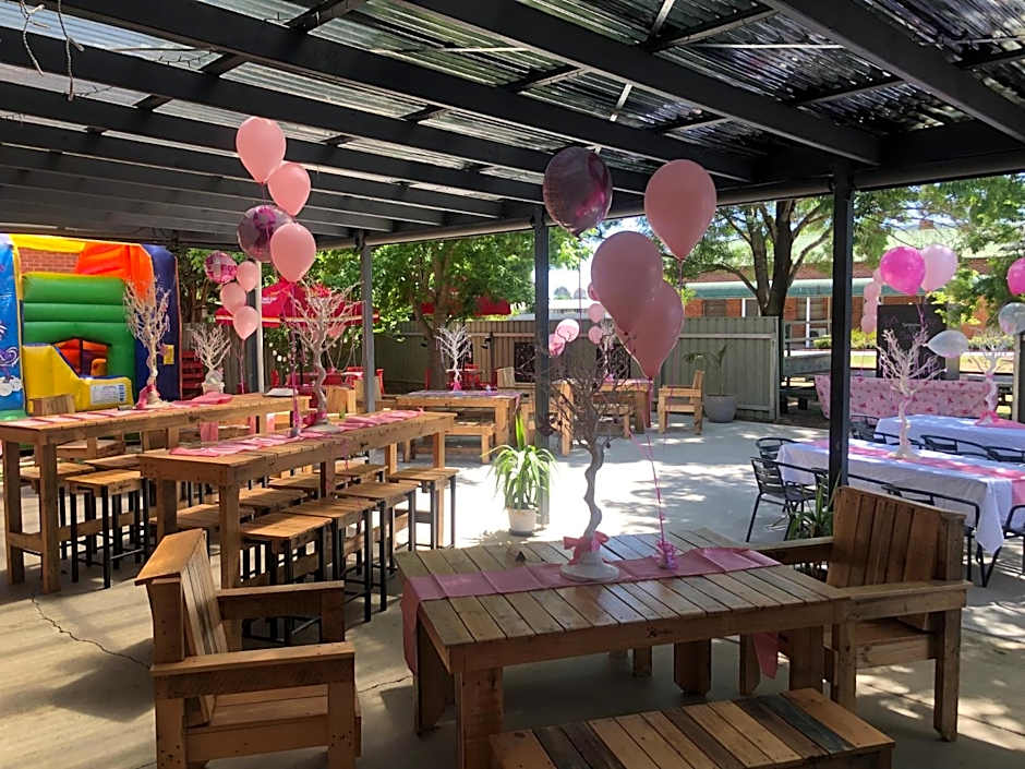 Riverina hotel
