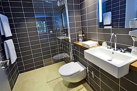 1 Double Bedroom