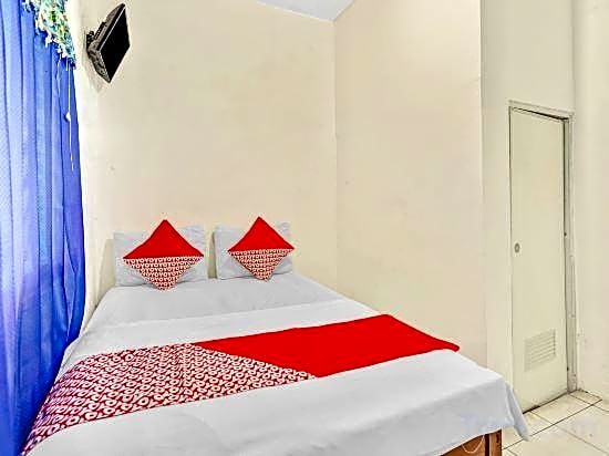 OYO Life 90523 Homestay Jenggolo