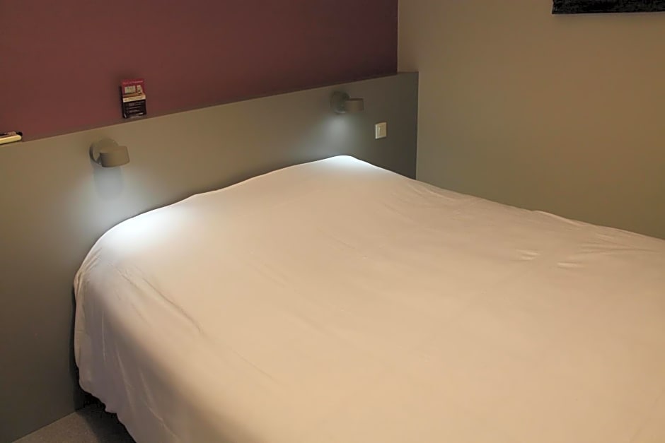 Logis Hotels- Auberge de la Tour - Hôtel et restaurant