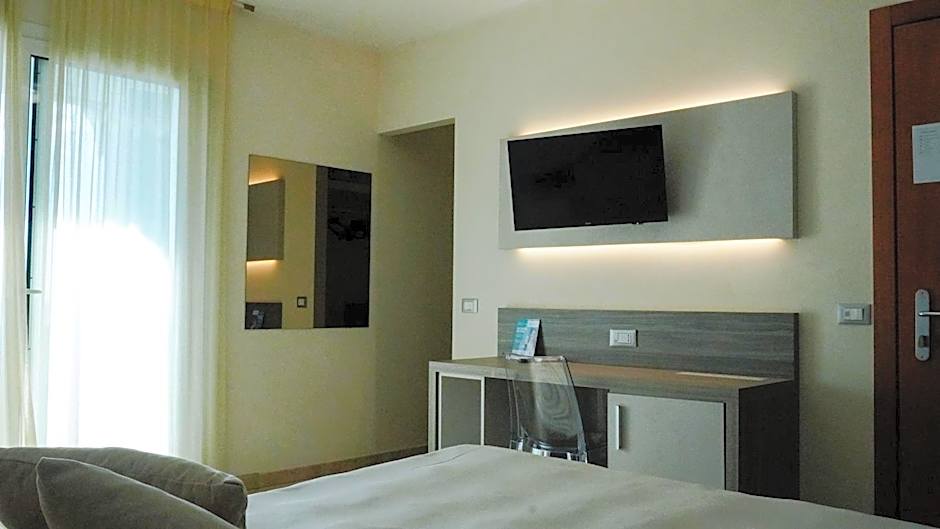 Photo 1 of 4 of Triple Room