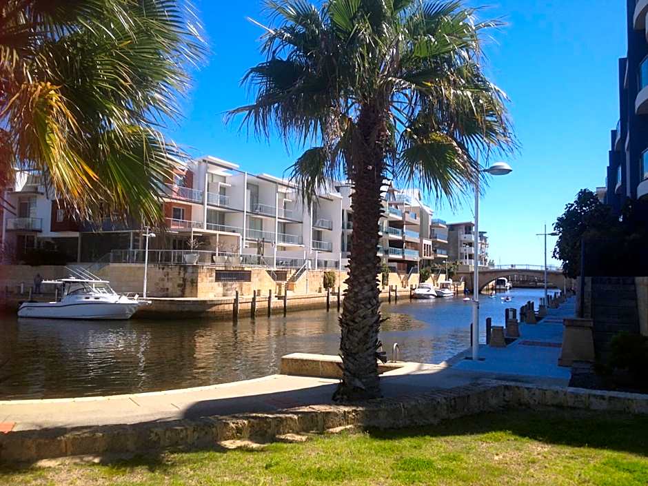 Mandurah Ocean Marina Chalets