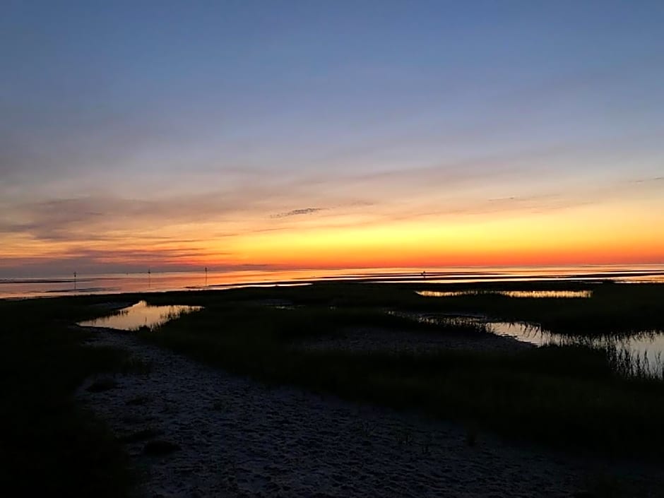 The Seagrove Suites & Guest Rooms