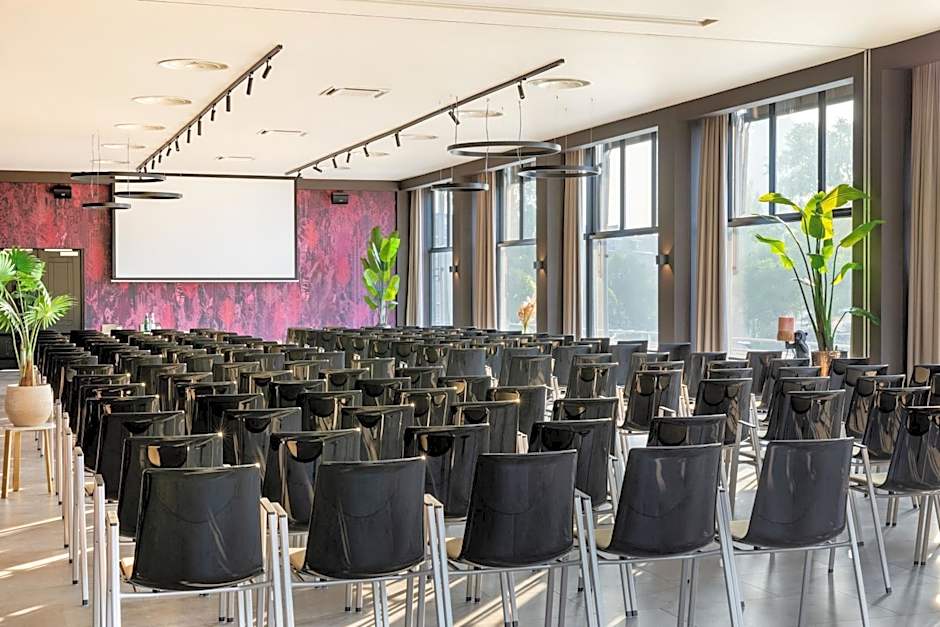 Apollo Hotel Amsterdam, a Tribute Portfolio Hotel