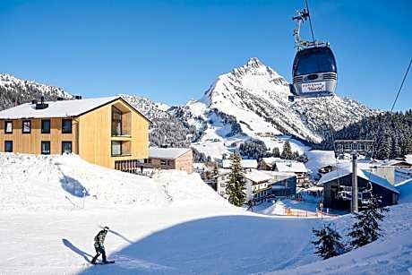 Warth52-W52 Apartments