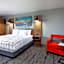 La Quinta Inn & Suites by Wyndham Ft. Myers Sanibel Gateway