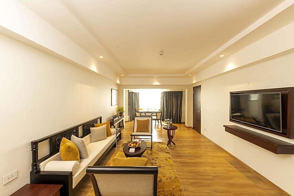 Photo 1 of 6 of Executive 1 Bedroom 1 King Bed Suite, Ocean View
