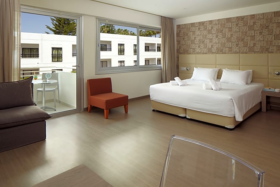 Melpo Antia Luxury Apartments & Suites