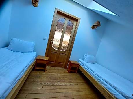 Twin Room with Shared Toilet