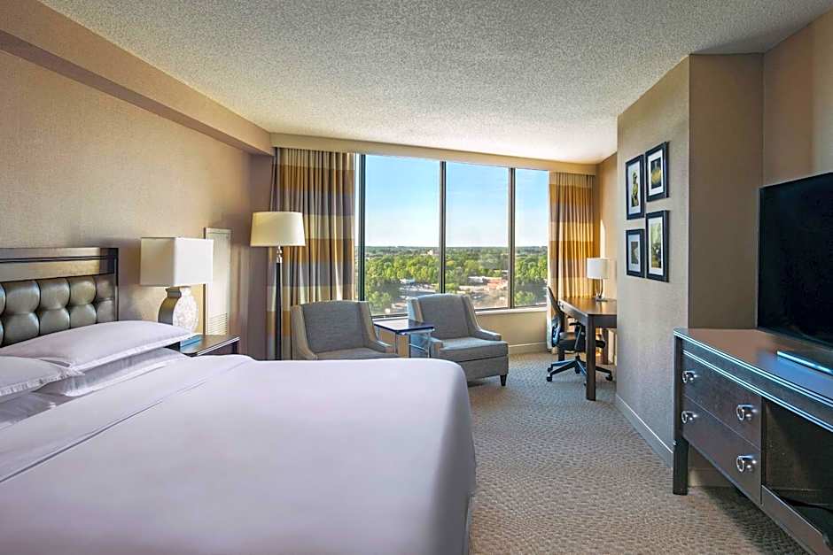 Sheraton Greensboro At Four Seasons