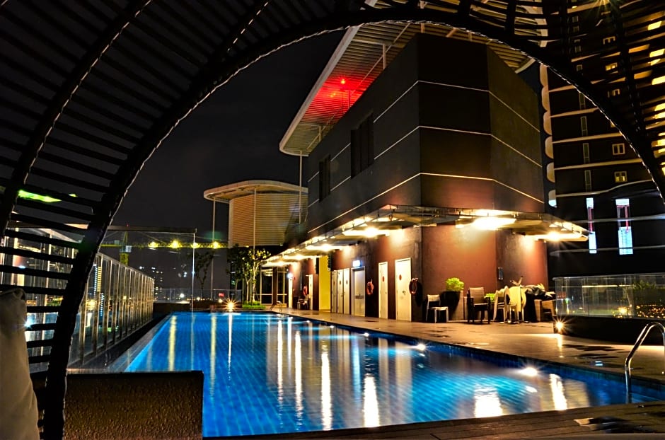 Holi Afiniti Themed Suites