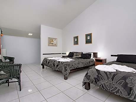 Parrot Aviary Room with Ensuite