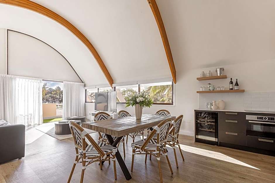 Waves Hotel Byron Bay