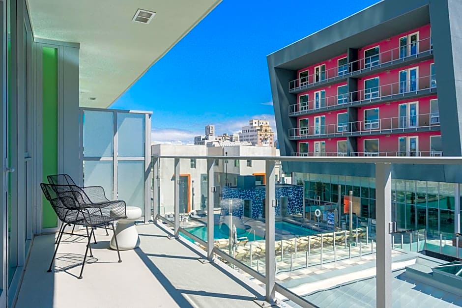 Level Long Beach - East Village