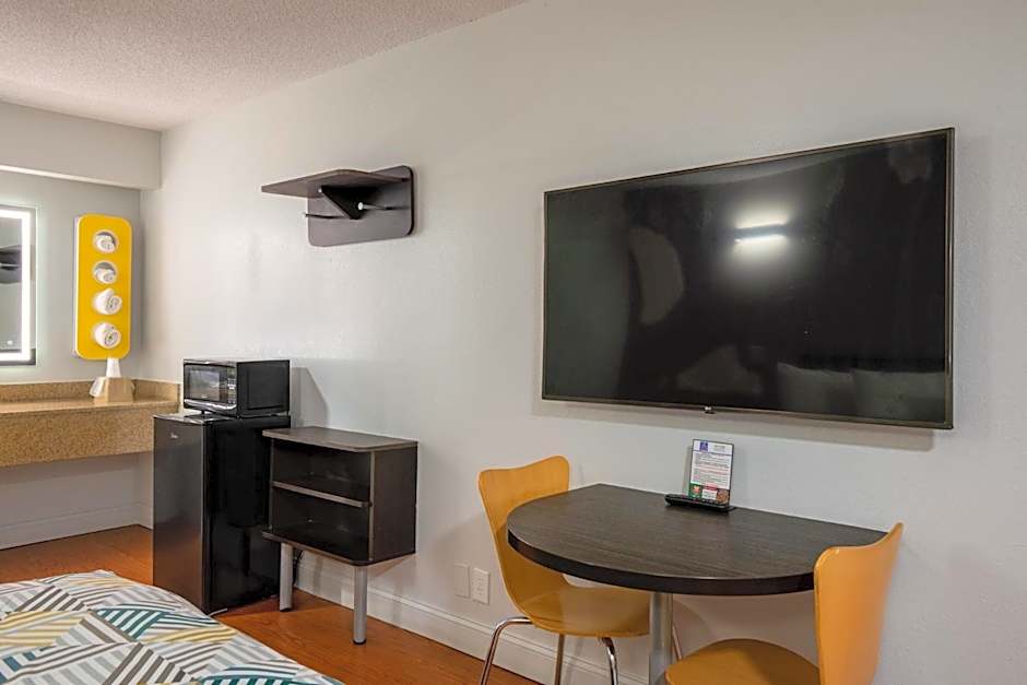Motel 6-Richmond, VA - Midlothian Turnpike