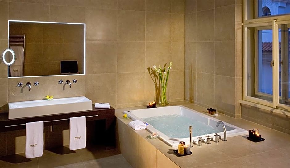 Golden Angel Suites by Adrez