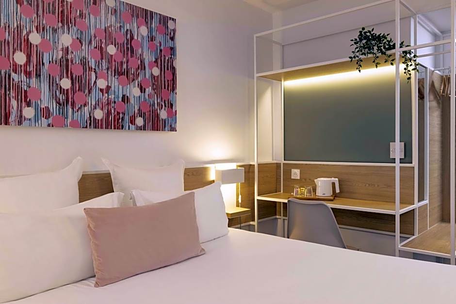 Hotel Paris Louis Blanc