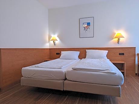 Dreibettzimmer-Eigenes Badezimmer