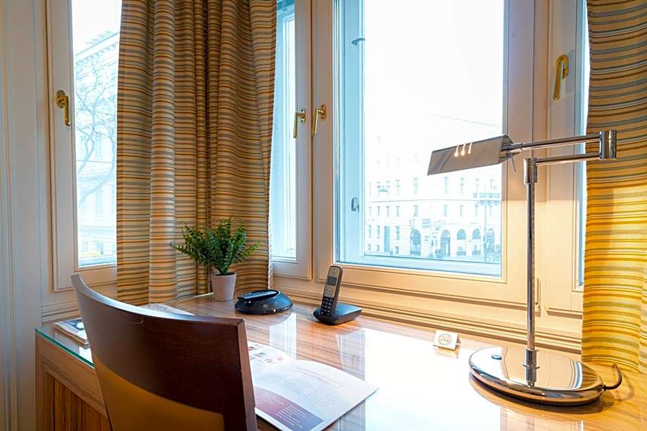 Vienna Residence, City Hall - Parliament