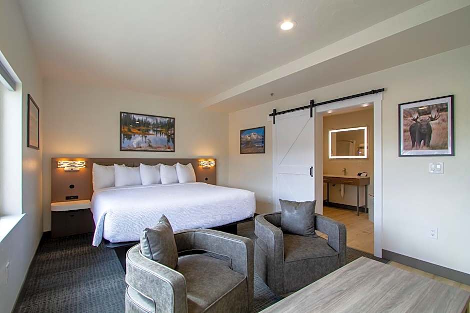 Sandpoint Hotel & Suites Downtown