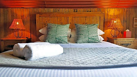 One-Bedroom Artist's Lodge