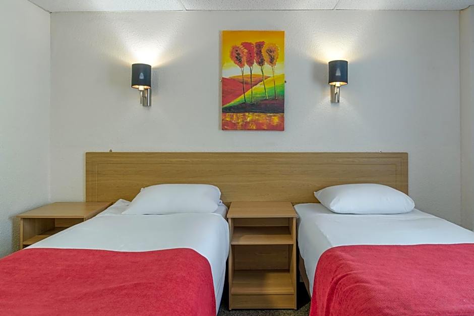 The Grand Burstin Hotel
