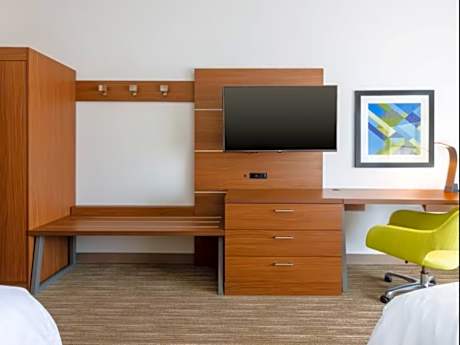 2 Queen Beds Standard