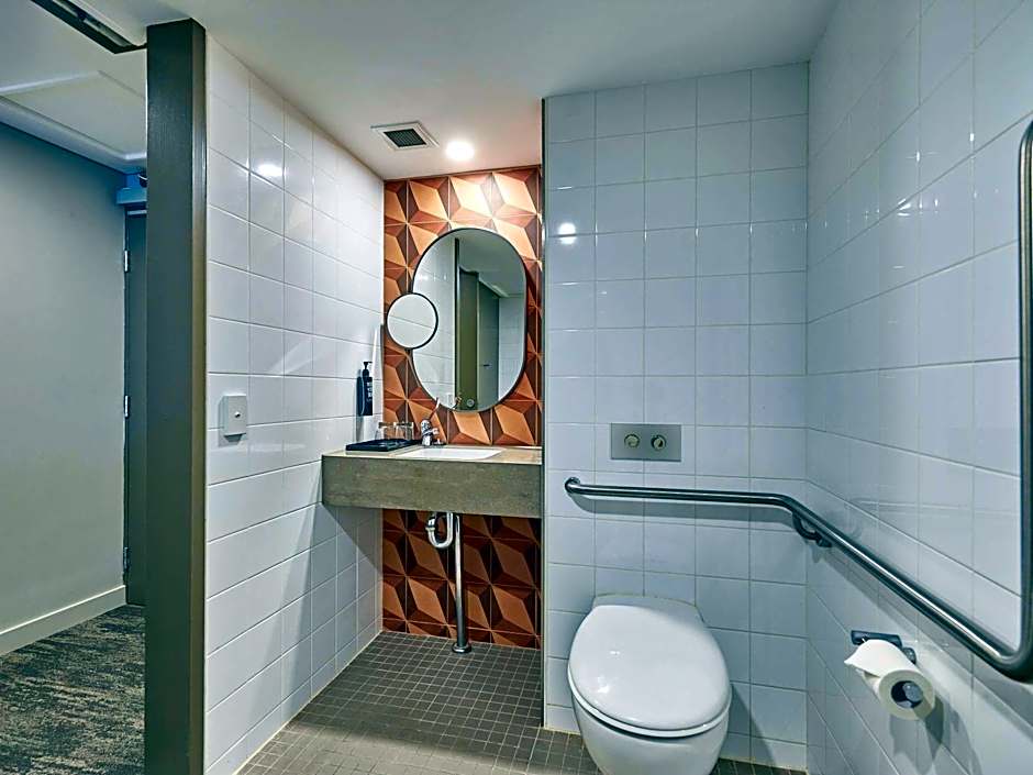 Ibis Perth