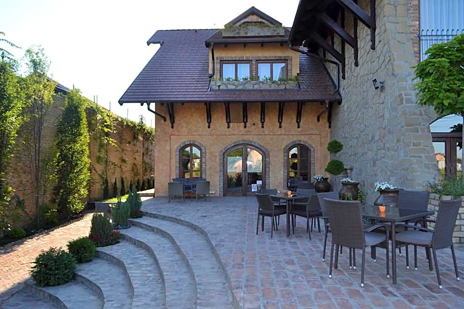 Garni Hotel Chicha - Winery ŠKRBIĆ