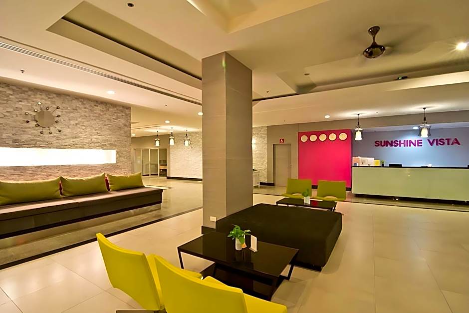 Sunshine Vista Hotel