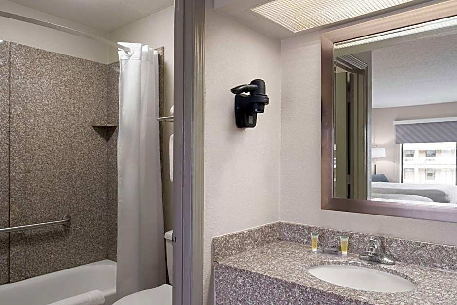 Days Inn by Wyndham Weldon Roanoke Rapids