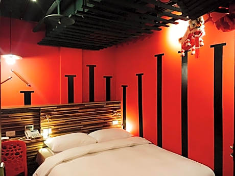 Standard Double Room with no Window