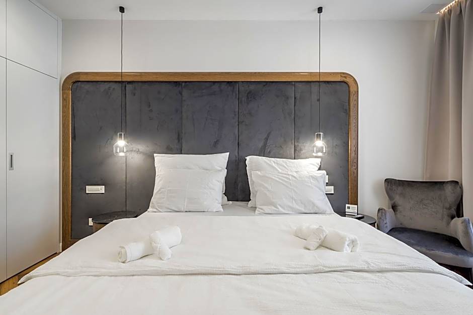 Budapest Eye- Boutique Suites, by BQA