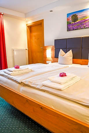 Family Room with Mountain View