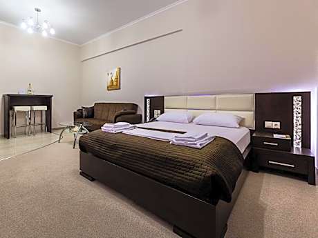 Deluxe Apartment with Hot Tub