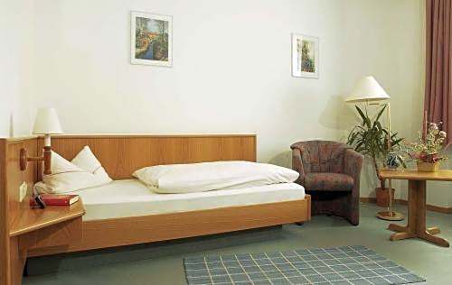 Foto 1 daripada 2 — Single Room