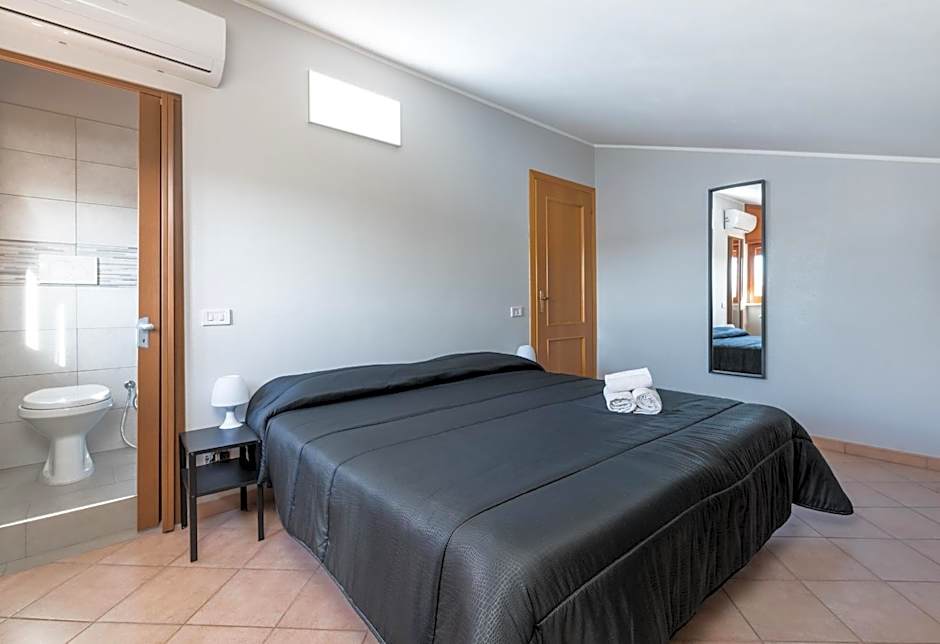 Travelershome Ciampino&Morena GuestHouse