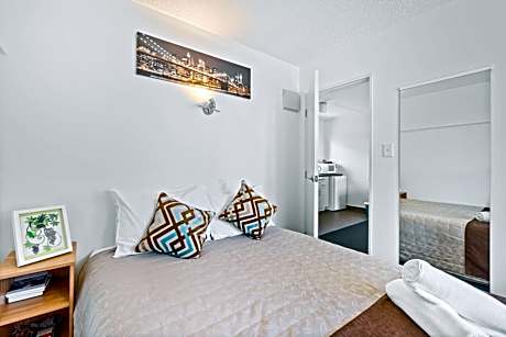 Standard Queen Suite