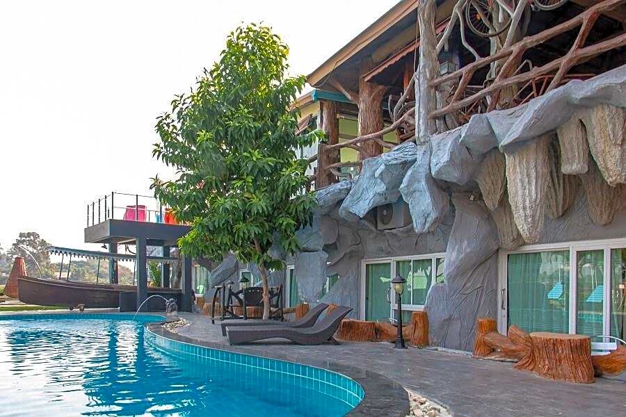 Suwanna Riverside Resort