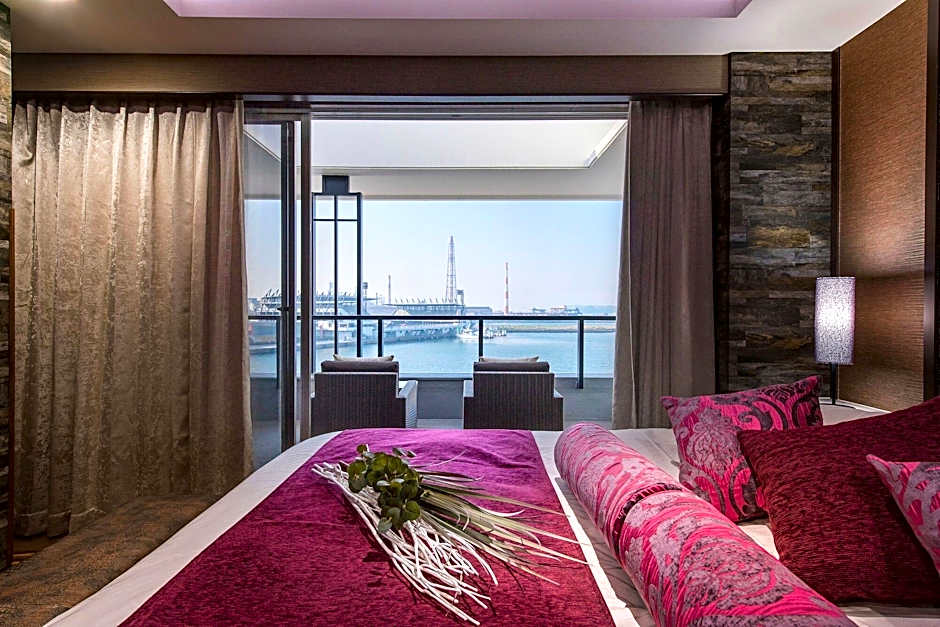 Hotel C. Kokura Bay