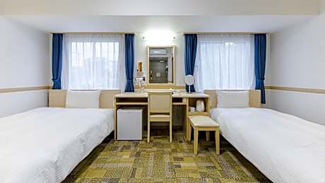 Accessible Twin Room - Non-Smoking