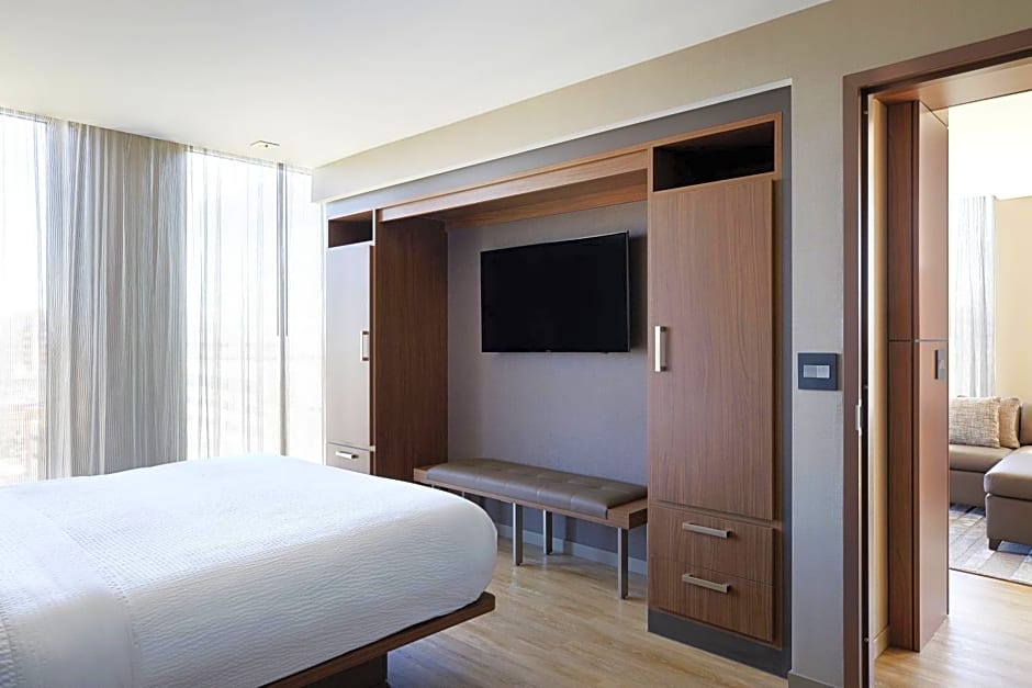 AC Hotel by Marriott Madison Downtown