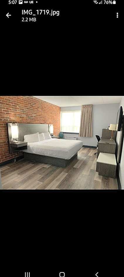 Travelodge by Wyndham Barrie