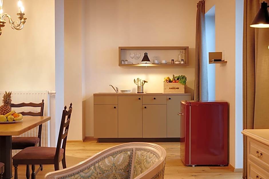 Historic Guesthouse BIRCHER B&B Apartments near Sterzing