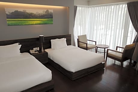 Premium Twin Room in Villa (Shared Villa)