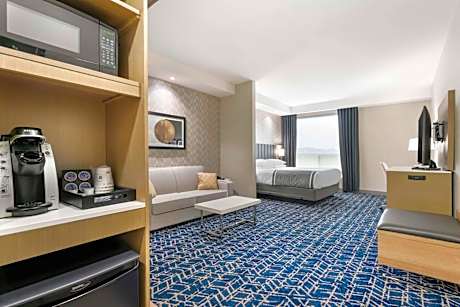 King Suite with Sofa Bed