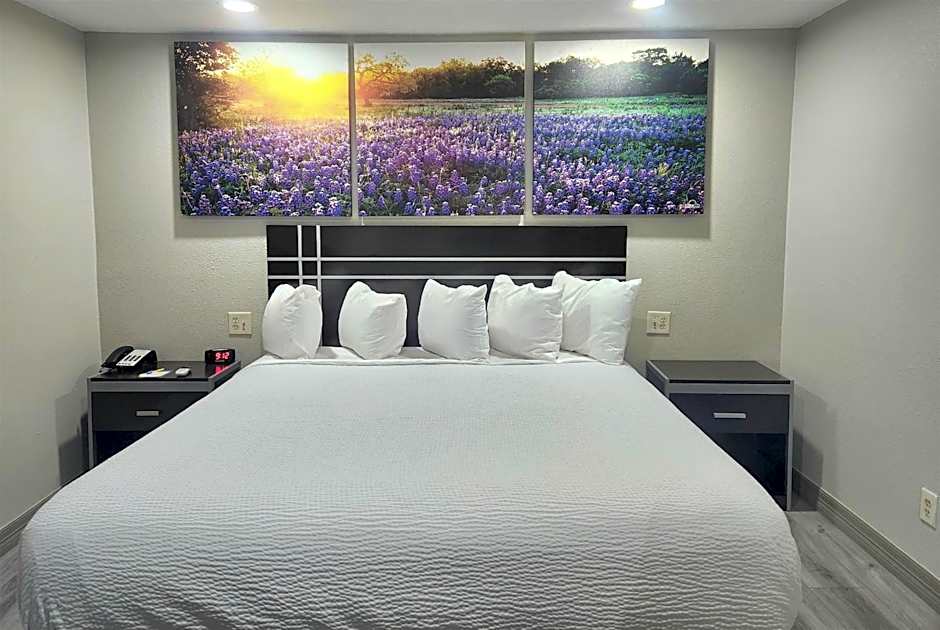 Days Inn by Wyndham Baytown TX