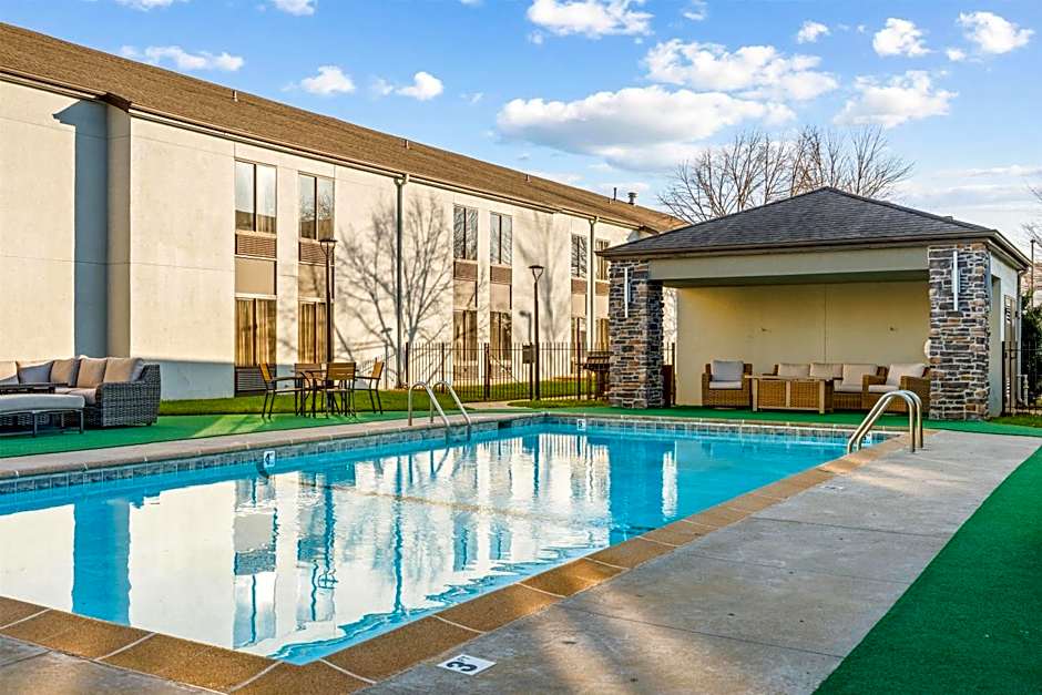Best Western Courtview Hotel